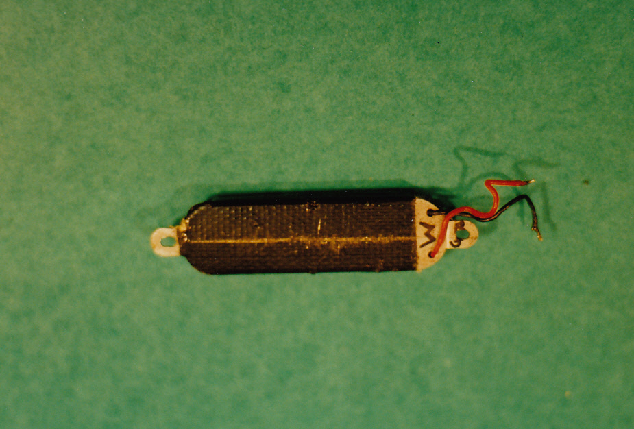 Red Special middle pickup without cover, upside down view